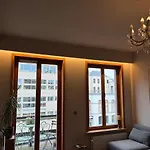 Grand Waterfront With Private Terrace On The Leie Canal * خنت
