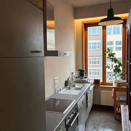 Апартаменти Grand Waterfront Suite With Private Terrace On The Leie Canal