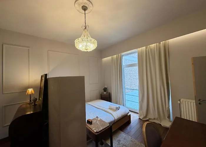 Grand Waterfront Suite With Private Terrace On The Leie Canal *