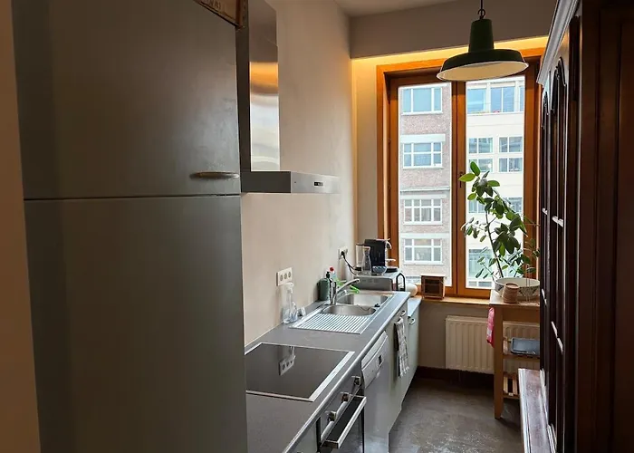 Апартаменти Grand Waterfront Suite With Private Terrace On The Leie Canal