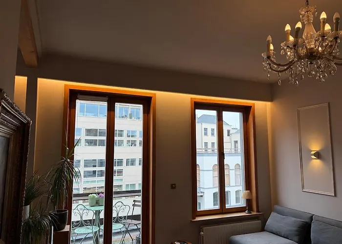 Апартаменти Grand Waterfront Suite With Private Terrace On The Leie Canal