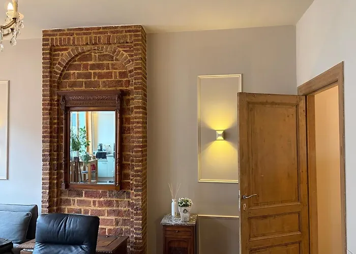 Grand Waterfront Suite With Private Terrace On The Leie Canal Апартаменти *